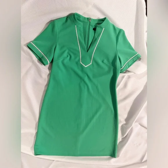 Tommy Hilfiger Green Dress with White Trim - Picture 2 of 6